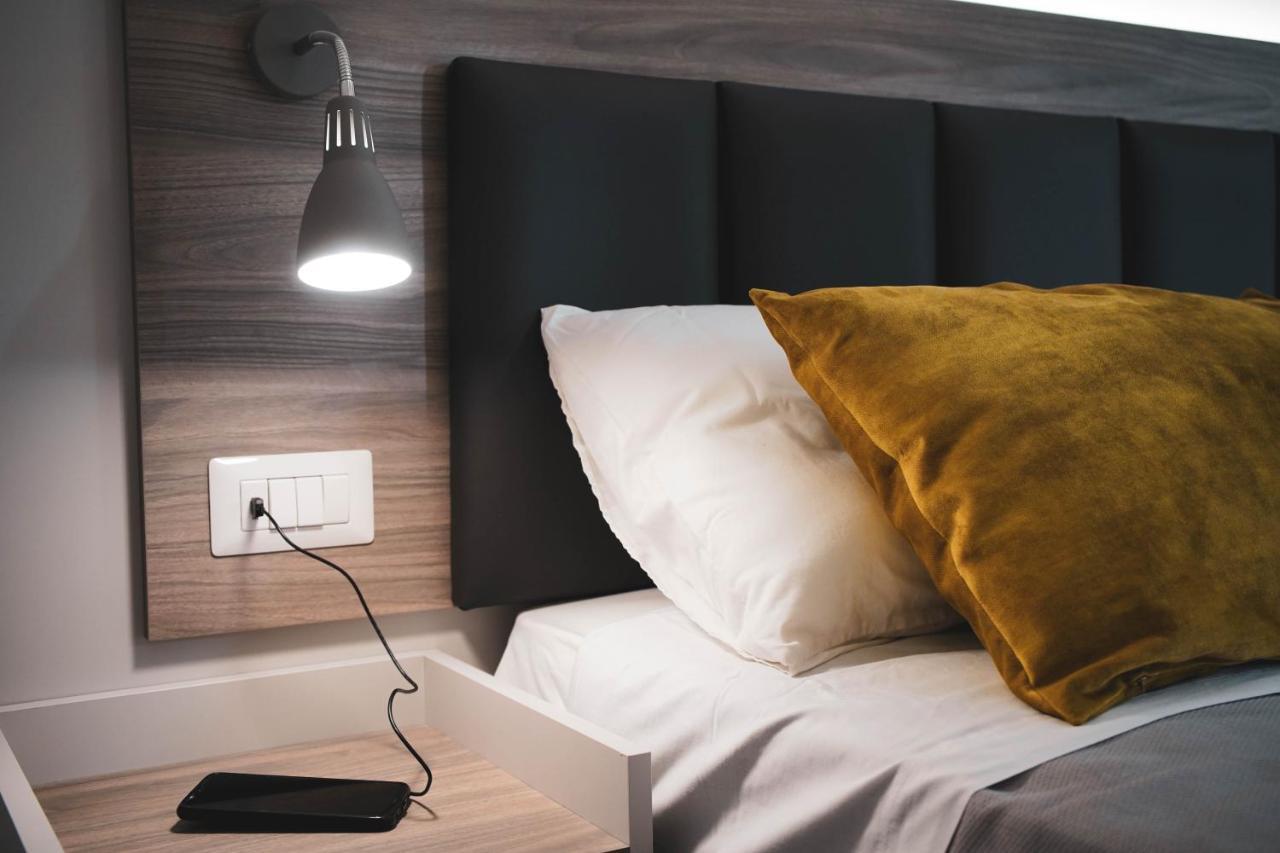 Yeasy Smart Rooms 切法卢 外观 照片
