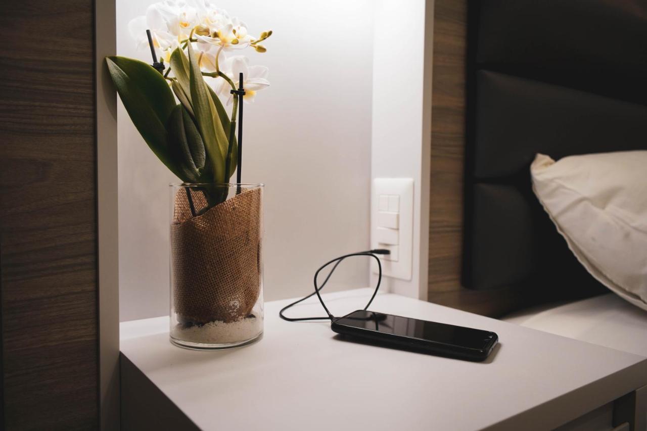 Yeasy Smart Rooms 切法卢 外观 照片